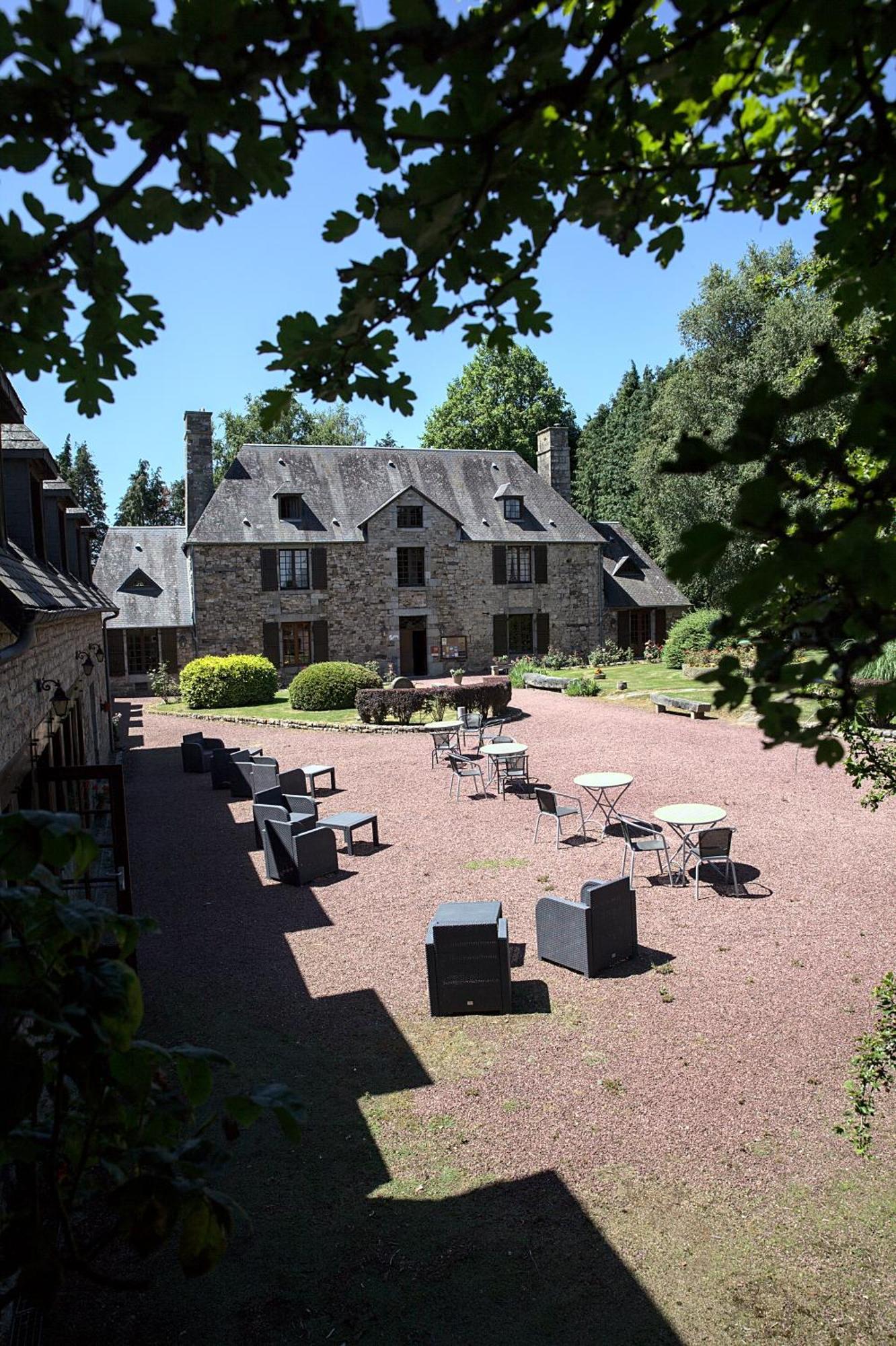 Logis Hotel Restaurant Manoir De L'Acherie Sainte-Cécile المظهر الخارجي الصورة