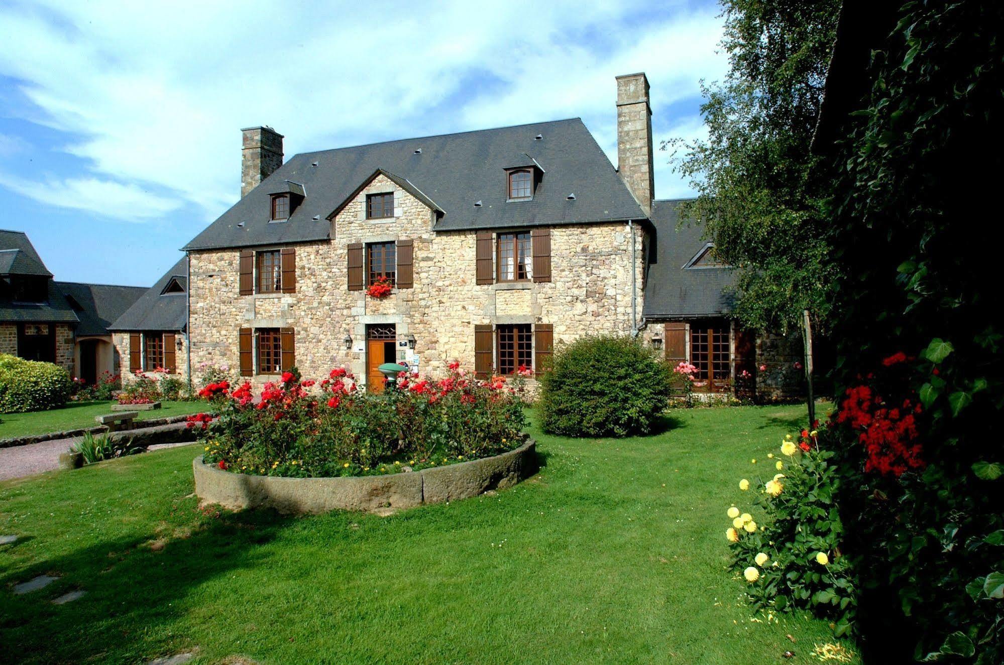 Logis Hotel Restaurant Manoir De L'Acherie Sainte-Cécile المظهر الخارجي الصورة